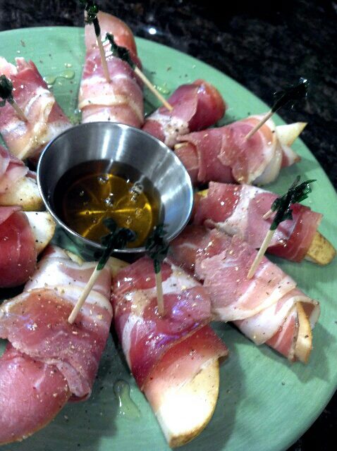 pears proscuitto